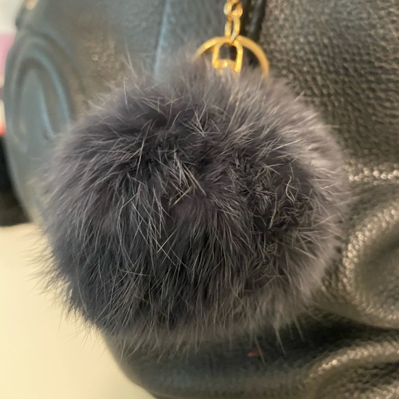 💕 3 for $75 💕 Charcoal Rabbit Fur Bag Charm - Picture 3 of 4